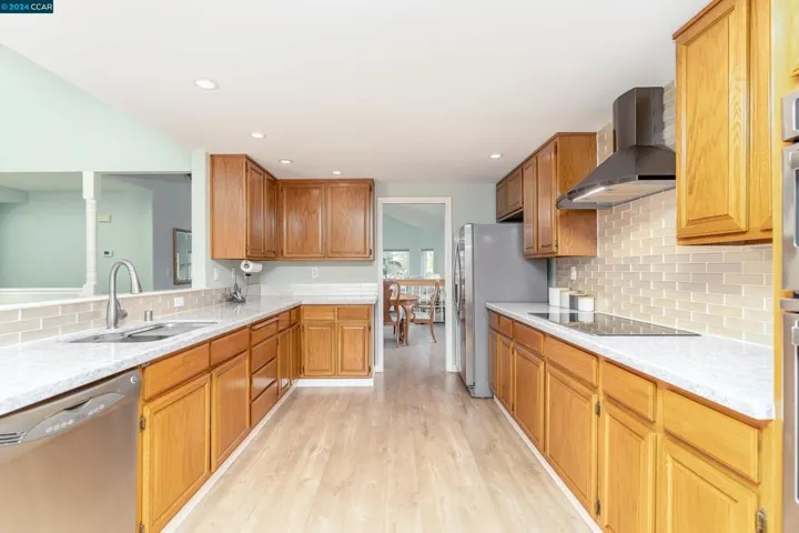 5369 Carriage Dr, Richmond, California 94803