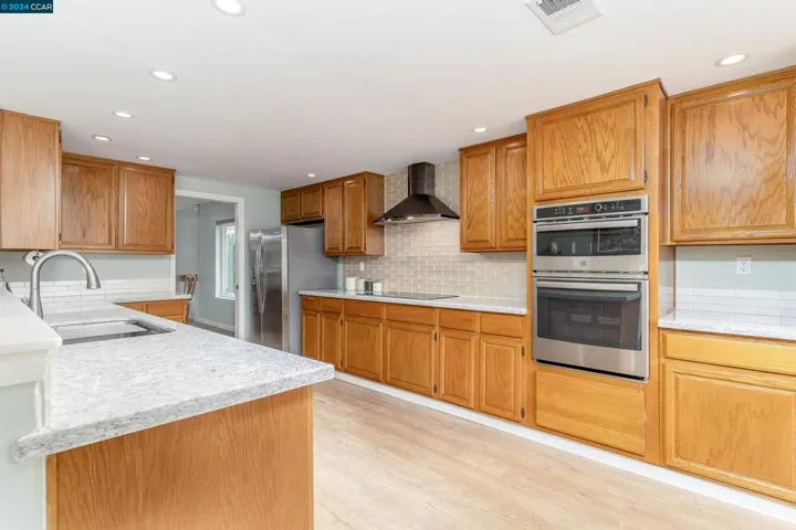 5369 Carriage Dr, Richmond, California 94803