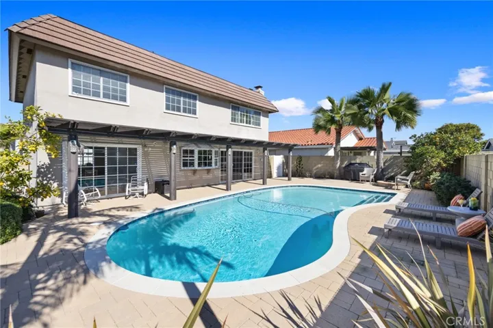 A backyard ideally suited for family & friends to enjoy, perfect for birthday parties and lots of fun too!