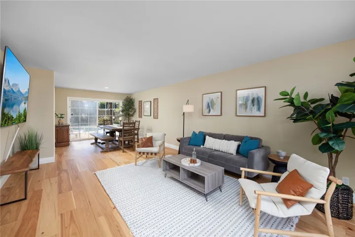 The home is decorated in a neutral colors providing a relaxed and comfortable atmosphere and a reflection of good taste!