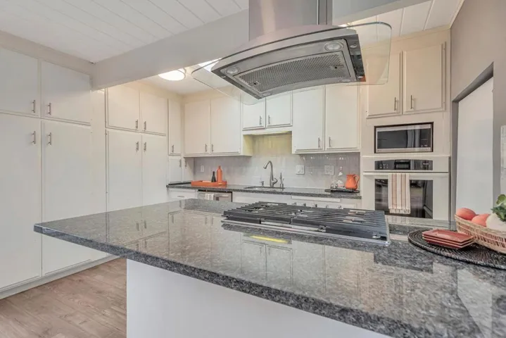 2007 New Brunswick Drive, San Mateo, California 94402
