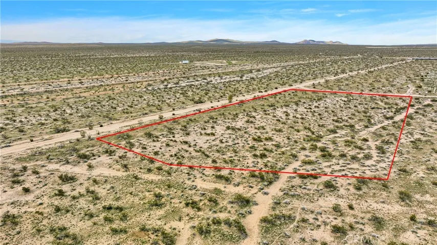 Red property boundary markers are not to be relied on as exact property lines. Buyer to confirm independently.