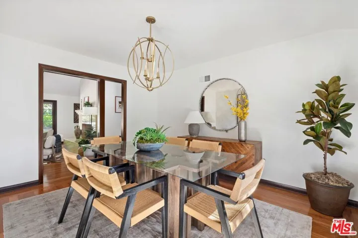 3050 Arrowhead Drive, Los Angeles, California 90068