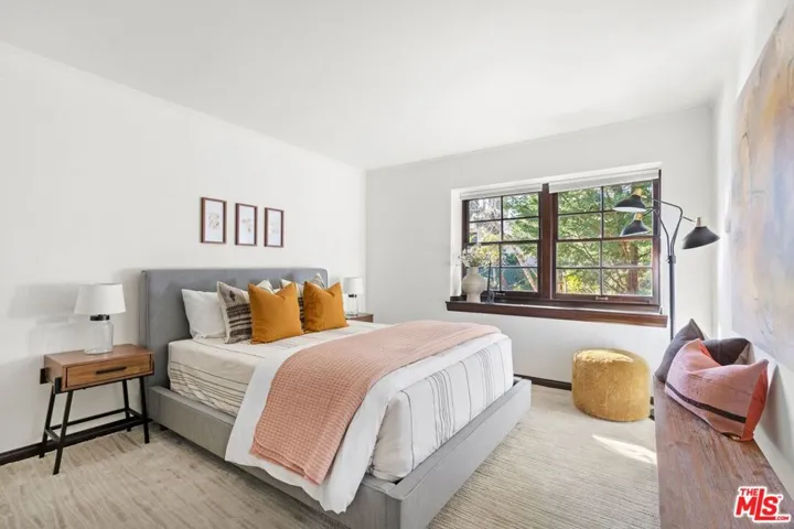 3050 Arrowhead Drive, Los Angeles, California 90068