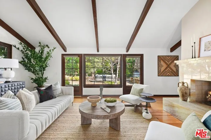 3050 Arrowhead Drive, Los Angeles, California 90068