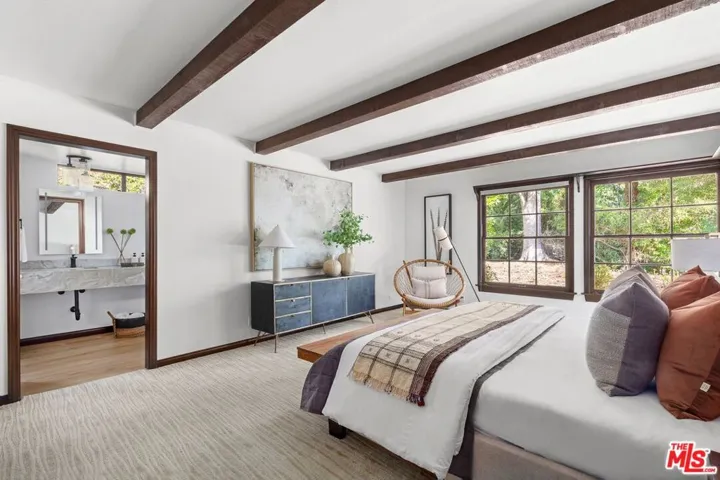 3050 Arrowhead Drive, Los Angeles, California 90068