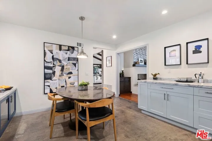 3050 Arrowhead Drive, Los Angeles, California 90068