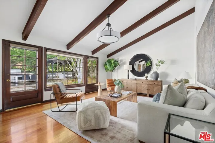 3050 Arrowhead Drive, Los Angeles, California 90068