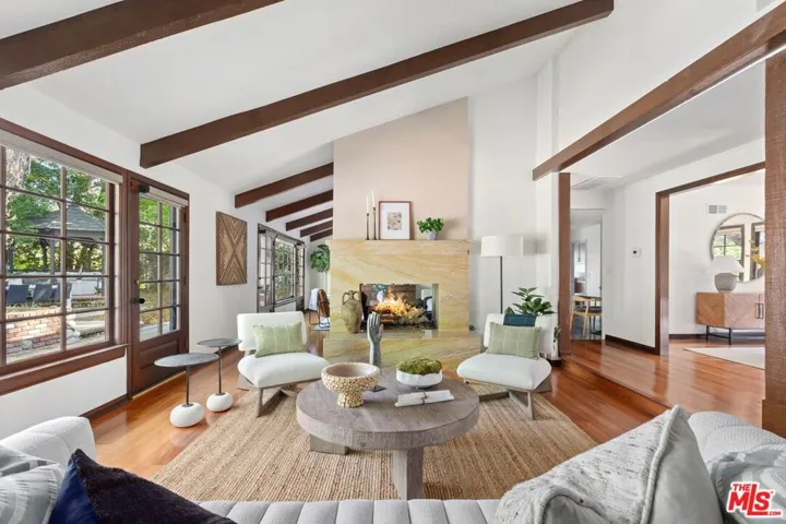 3050 Arrowhead Drive, Los Angeles, California 90068