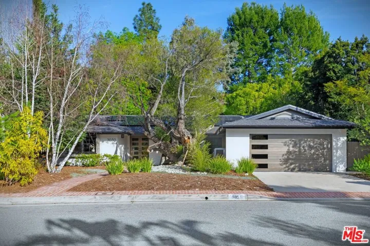 3050 Arrowhead Drive, Los Angeles, California 90068