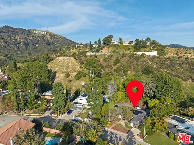 3050 Arrowhead Drive, Los Angeles, California 90068