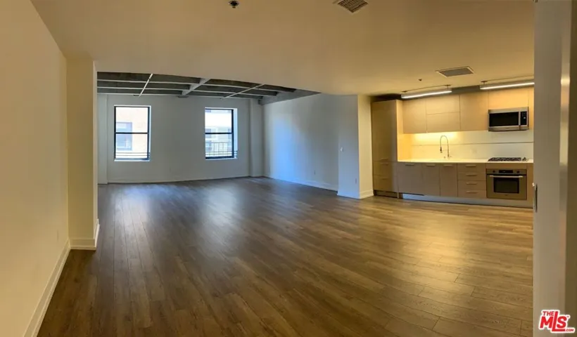 727 W 7th Street 826, Los Angeles, California 90017