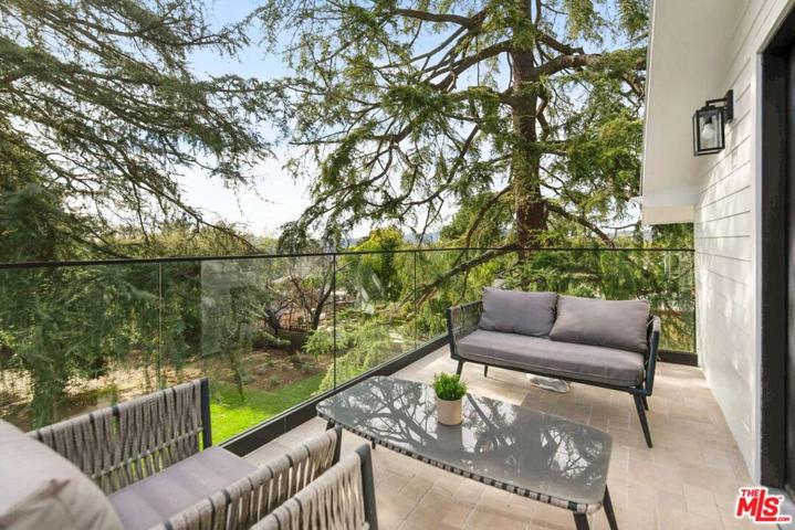 104 W Loma Alta Drive, Altadena, California 91001