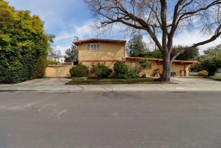 3961 Sutherland Drive, Palo Alto, California 94303