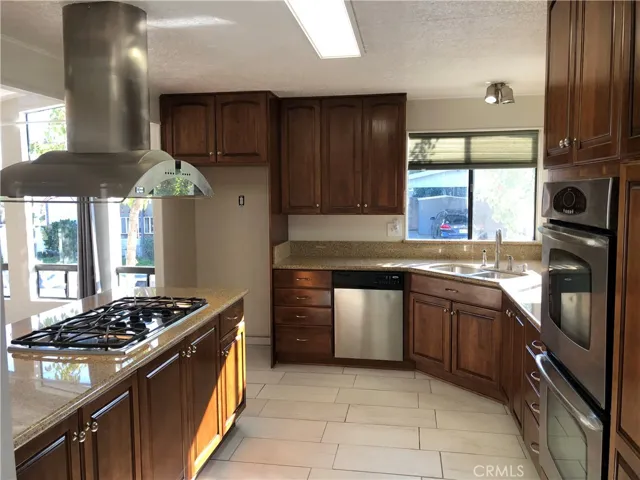 929 E Foothill 45, Upland, California 91786