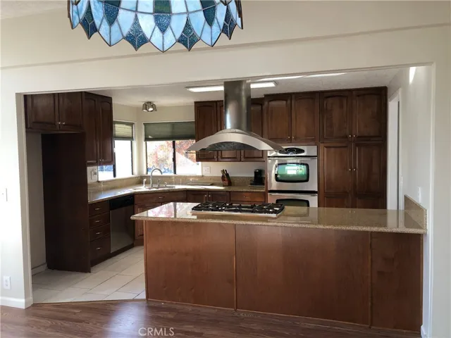 929 E Foothill 45, Upland, California 91786