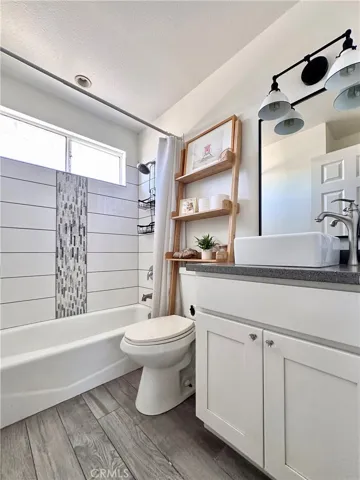 162 Rochester Street A, Costa Mesa, California 92627
