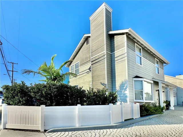 162 Rochester Street A, Costa Mesa, California 92627