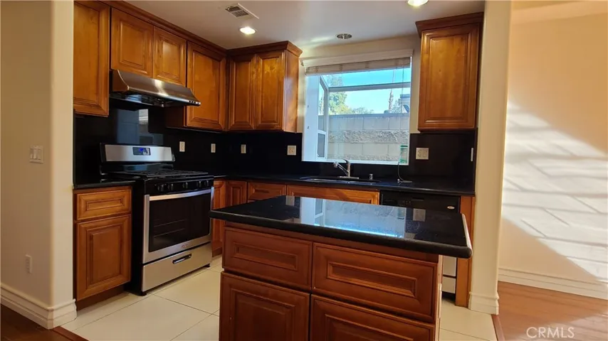 92 N Craig Avenue 8, Pasadena, California 91107