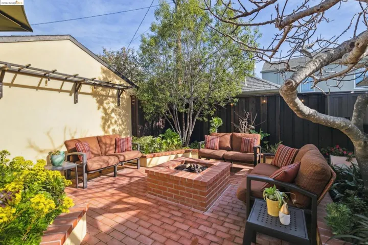 1832 Yale Drive, Alameda, California 94501