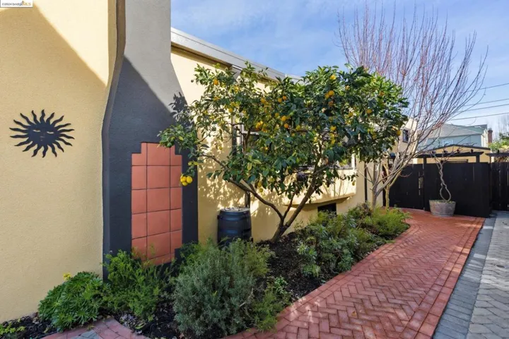 1832 Yale Drive, Alameda, California 94501