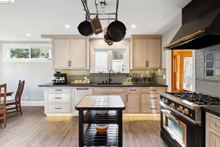 1832 Yale Drive, Alameda, California 94501