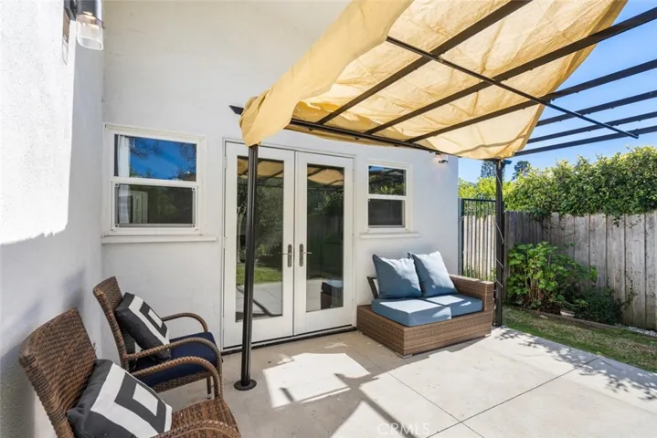 3957 Sunny Oak Road, Sherman Oaks, California 91403