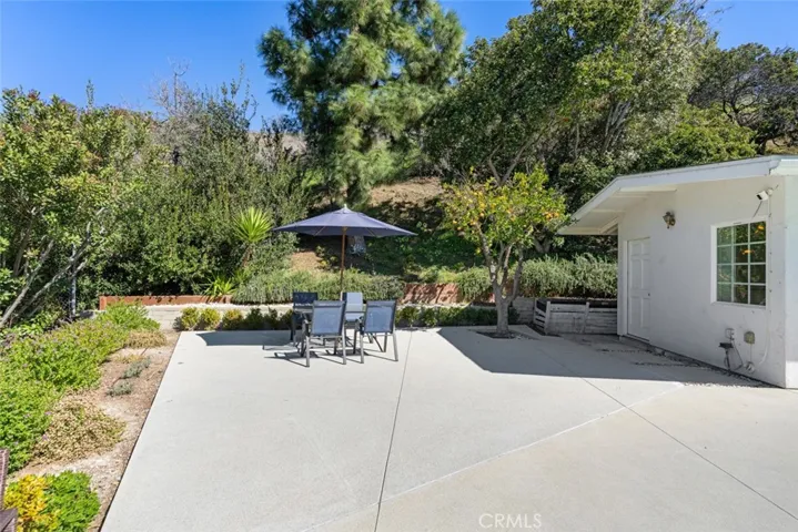 3957 Sunny Oak Road, Sherman Oaks, California 91403