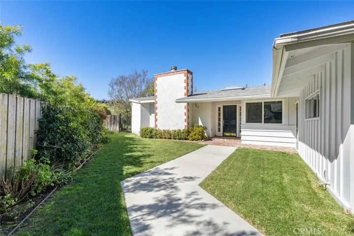 3957 Sunny Oak Road, Sherman Oaks, California 91403