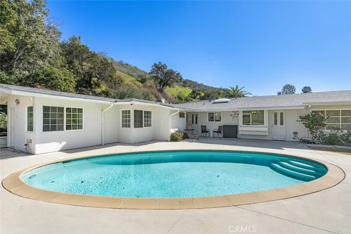 3957 Sunny Oak Road, Sherman Oaks, California 91403