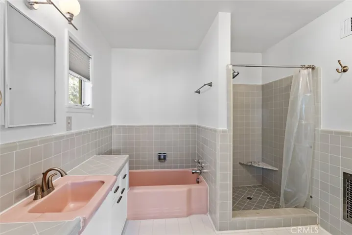 3957 Sunny Oak Road, Sherman Oaks, California 91403