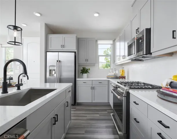 5560 Kate Way, Fontana, California 92336
