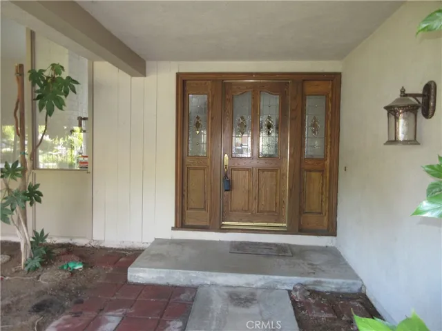 19456 Hiawatha Street, Northridge, California 91326