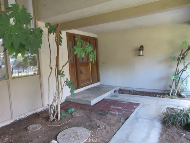 19456 Hiawatha Street, Northridge, California 91326