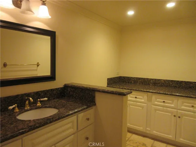 19456 Hiawatha Street, Northridge, California 91326