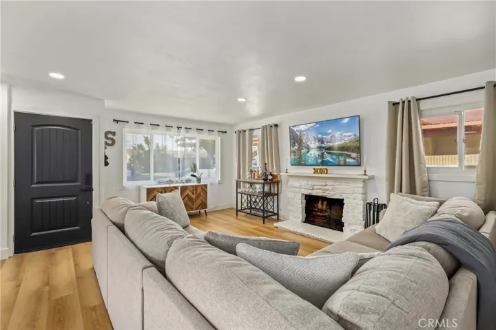 225 S Feldner Road, Orange, California 92868