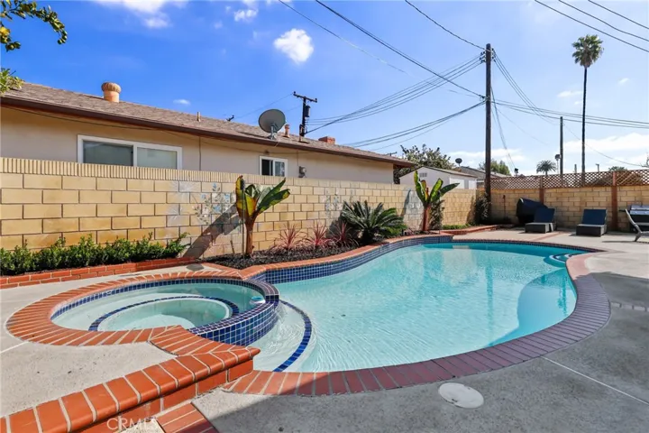 225 S Feldner Road, Orange, California 92868