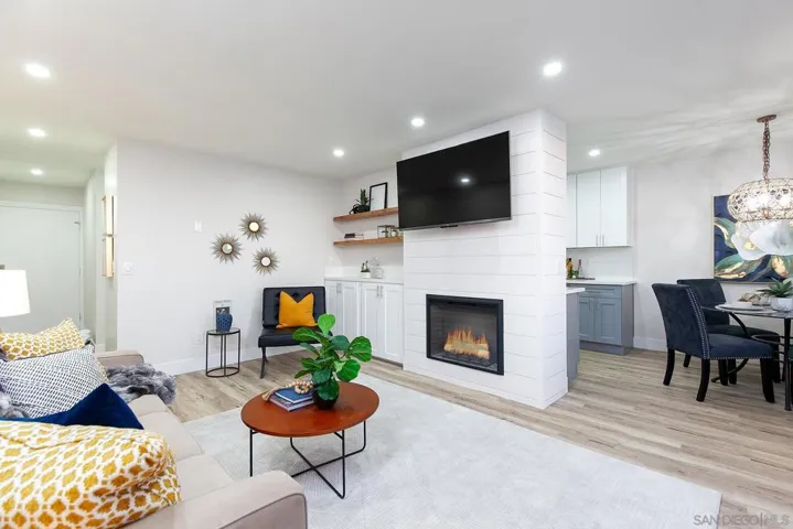 5015 Santa Cruz Ave 309, San Diego, California 92107