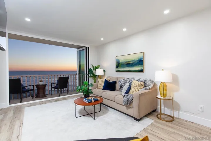 5015 Santa Cruz Ave 309, San Diego, California 92107