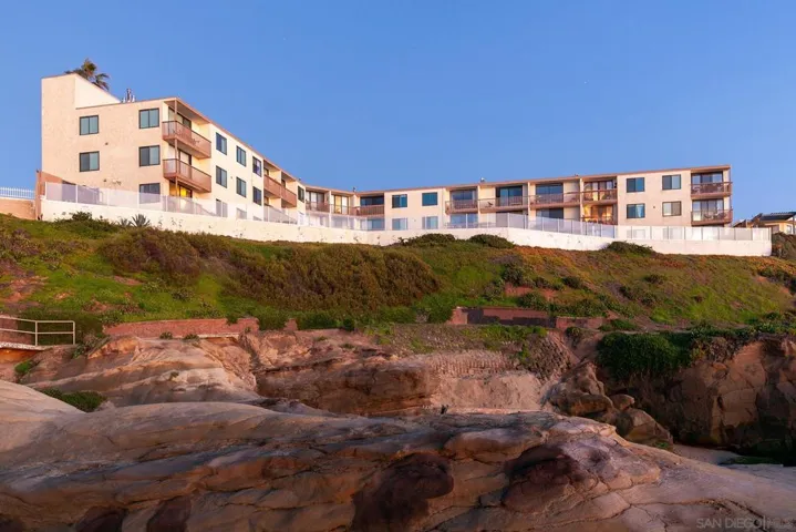5015 Santa Cruz Ave 309, San Diego, California 92107