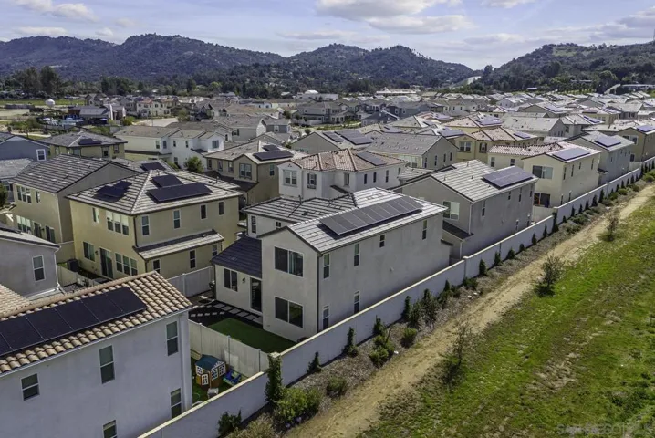 27708 Heritage Ln, Valley Center, California 92082