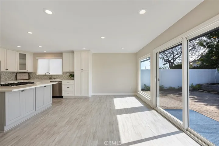 Expansive windows