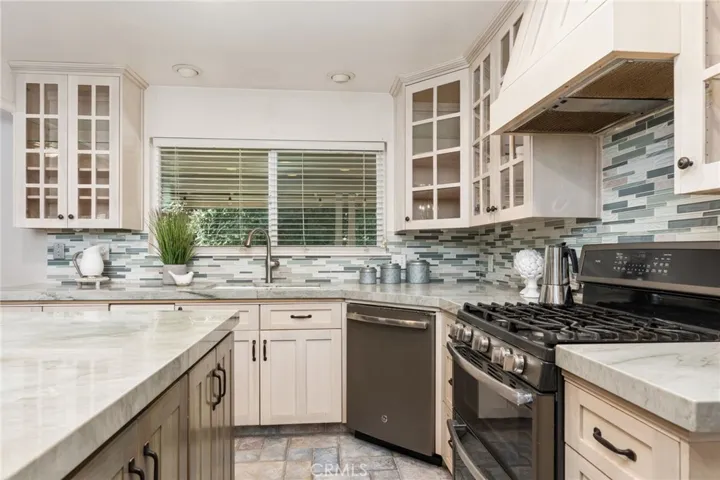 345 N Todd Street, Visalia, California 93291