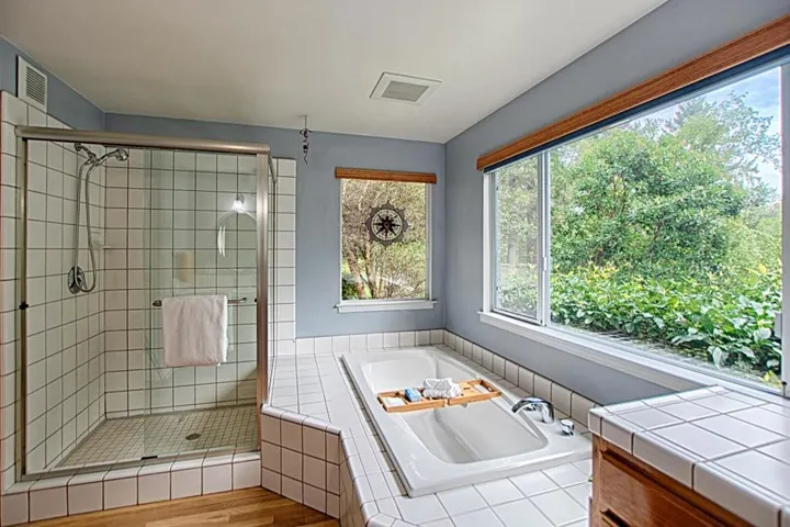 6 Oak Road, Santa Cruz, California 95060