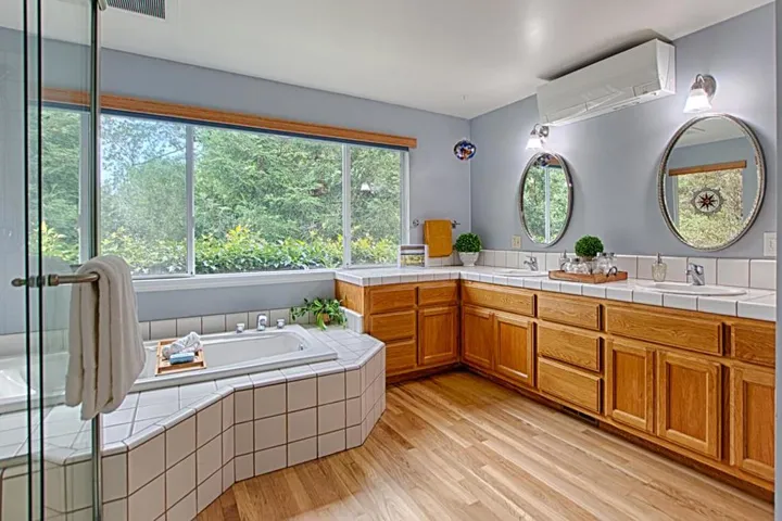 6 Oak Road, Santa Cruz, California 95060