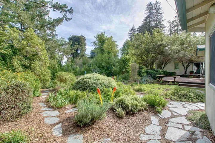6 Oak Road, Santa Cruz, California 95060