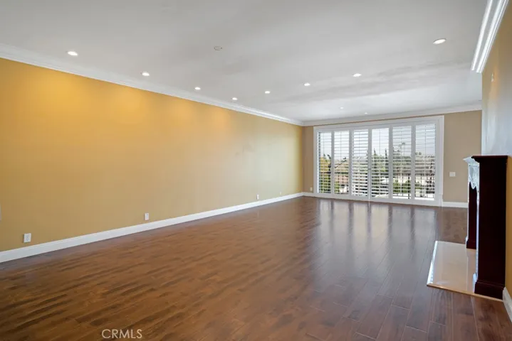 4454 Ventura Canyon Avenue 307, Sherman Oaks, California 91423