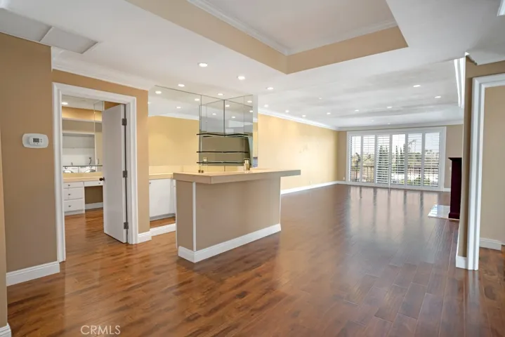 4454 Ventura Canyon Avenue 307, Sherman Oaks, California 91423