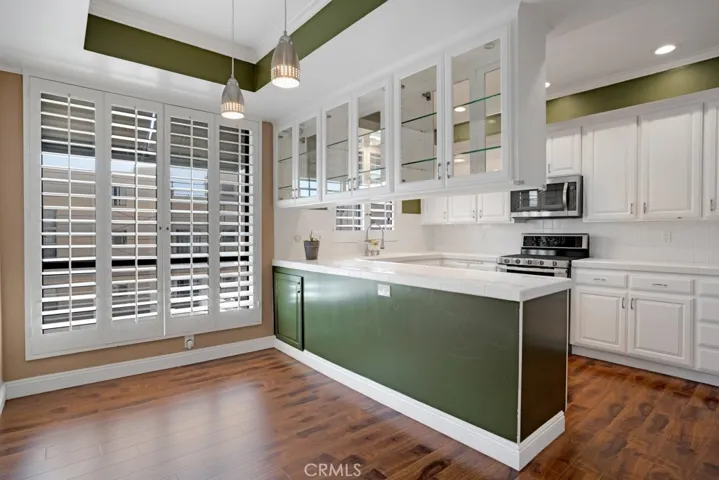 4454 Ventura Canyon Avenue 307, Sherman Oaks, California 91423
