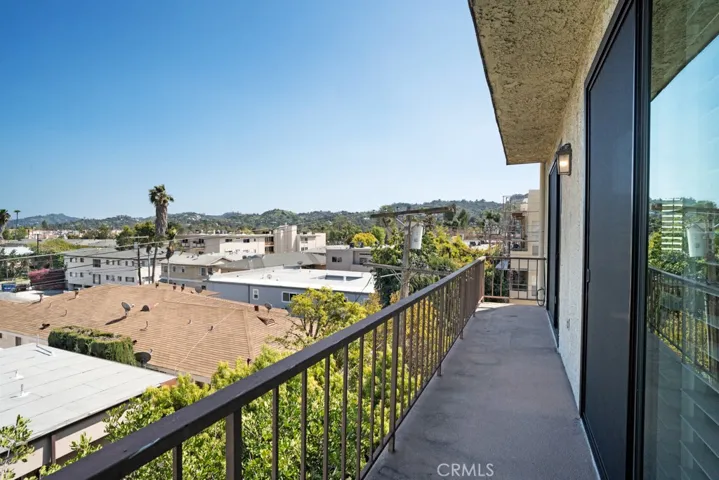 4454 Ventura Canyon Avenue 307, Sherman Oaks, California 91423